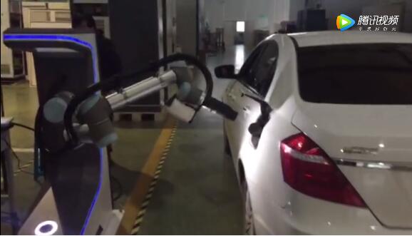 移動充電機器人實拍 誰家的來認領